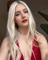 Eva Elfie จากสาวรัสเซียน่ารักสู่ดาวดังแห่งวงการเอวีระดับโลก